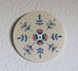 Virginie Contier, Modelage unique, peint à la main. floral 