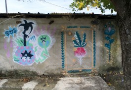 Virginie Contier et Arthur Plateau_Mur_Painture de radis et de serpent 